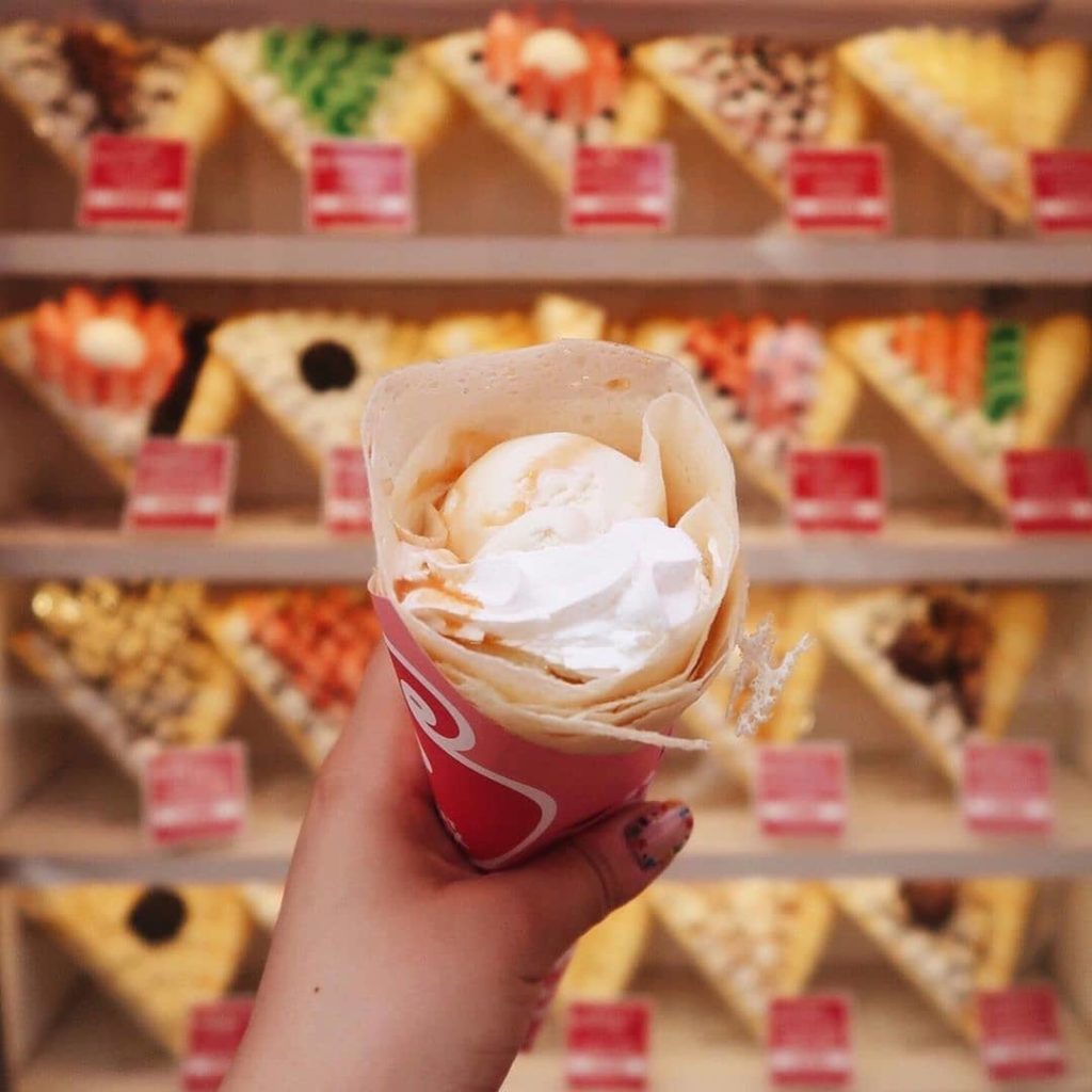 Visit Japan: Hands up if you love crepes! This baked cinnamon apple with vanilla ice cream a… Hands up if you love crepes! This baked cinnamon apple with vanilla ice cream a...