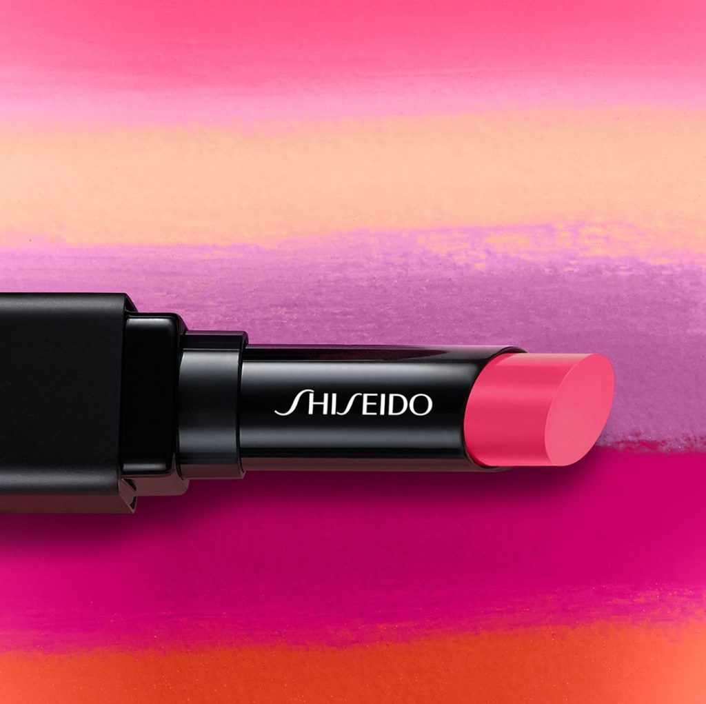 Easy and effortless, ColorGel LipBalm’s sheer and hydrating formula is an unders...