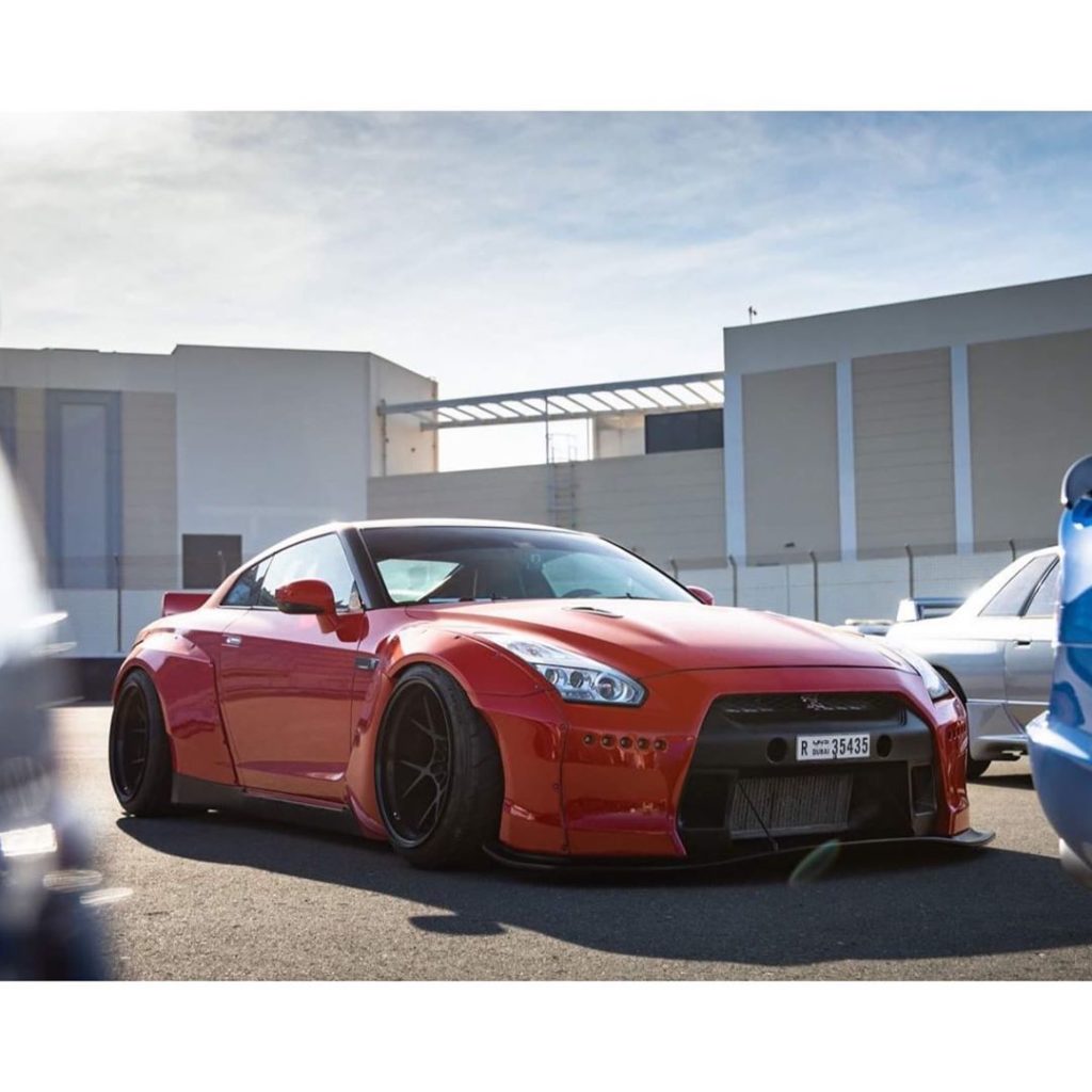 Red hot R35  Photo  @carculture.ae .
.
.
.
Follow the Crew:  @Nissan_GTR_Lovers
...