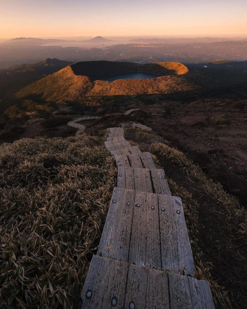 For those who love hiking… here is one for your future bucket list! Mount Karaku...