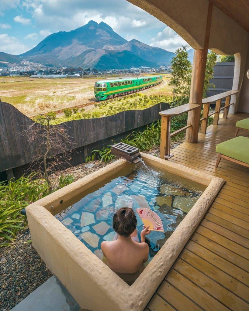 Relaxation level ! @kyoko1903 stayed at the stunning @zakuro.inc villa in Yufuin...