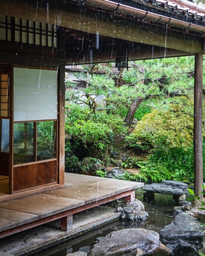 Rain or shine, we think Japan is pretty spectacular – wouldn't you agree?  Let u...