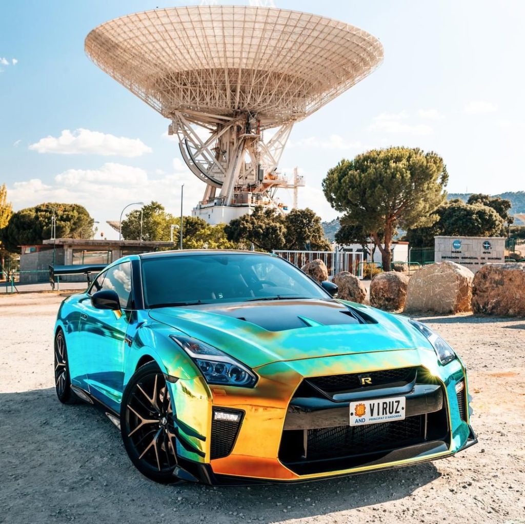 In a driveway, far far away   #Nissan #GTR  @naranjino...