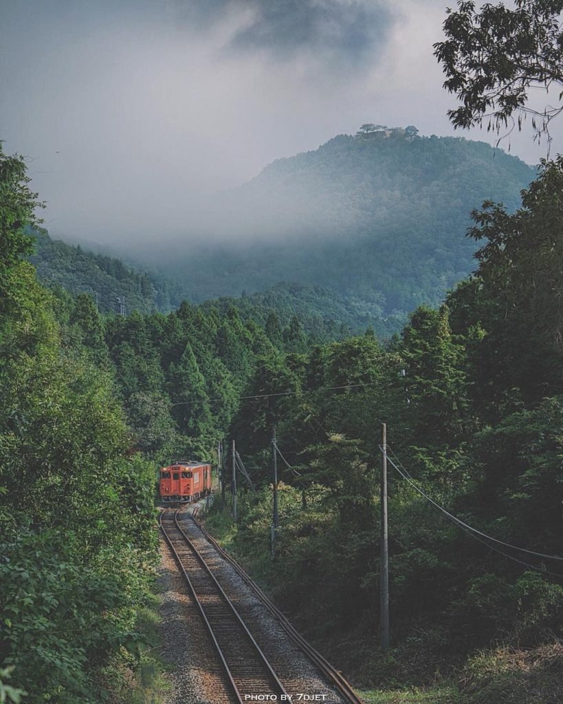 Take the JR Bantan Line to Takeda Station and trek for 40 minutes to view Hyogo ...