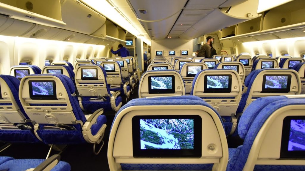 Economy | Cathay Pacific CX889 New York JFK to Vancouver (en route to Hong Kong) Boeing 77W (#22) Economy | Cathay Pacific CX889 New York JFK to Vancouver (en route to Hong Kong) Boeing 77W (#22)