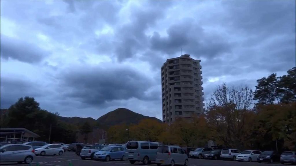 札幌市 北海道神宮 駐車場から紅葉 Autumn leaves from Sapporo, Hokkaido Shrine Parking 札幌市 北海道神宮 駐車場から紅葉 Autumn leaves from Sapporo, Hokkaido Shrine Parking