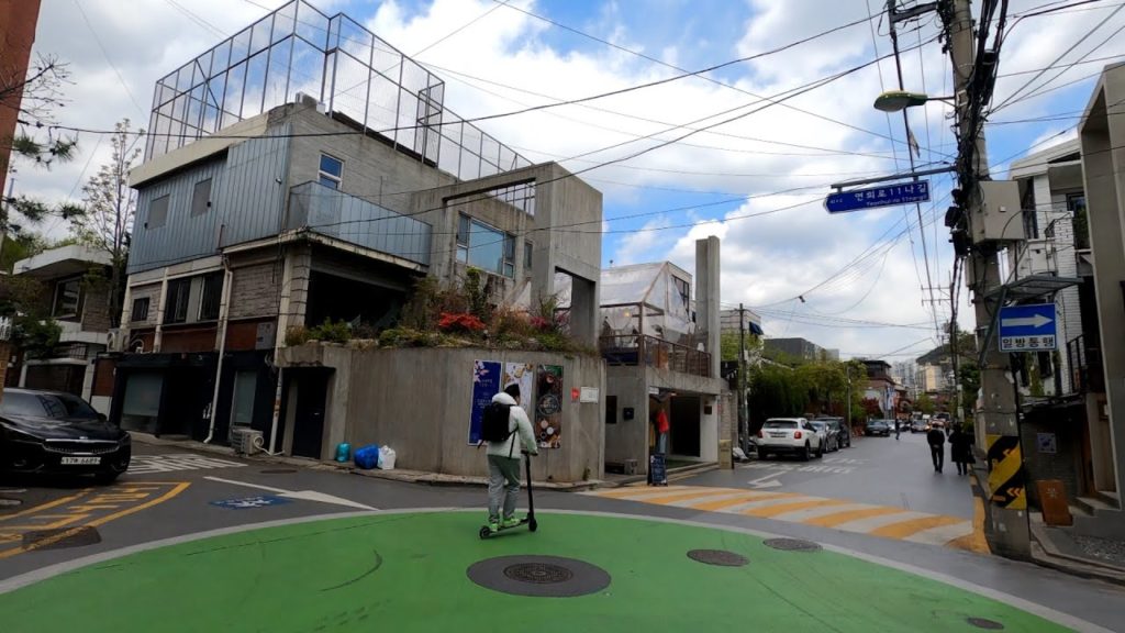 [4K] Korea, walk on Yeonhui dong at Seoul - 2020, 4, 서울의 연희동을 걷다