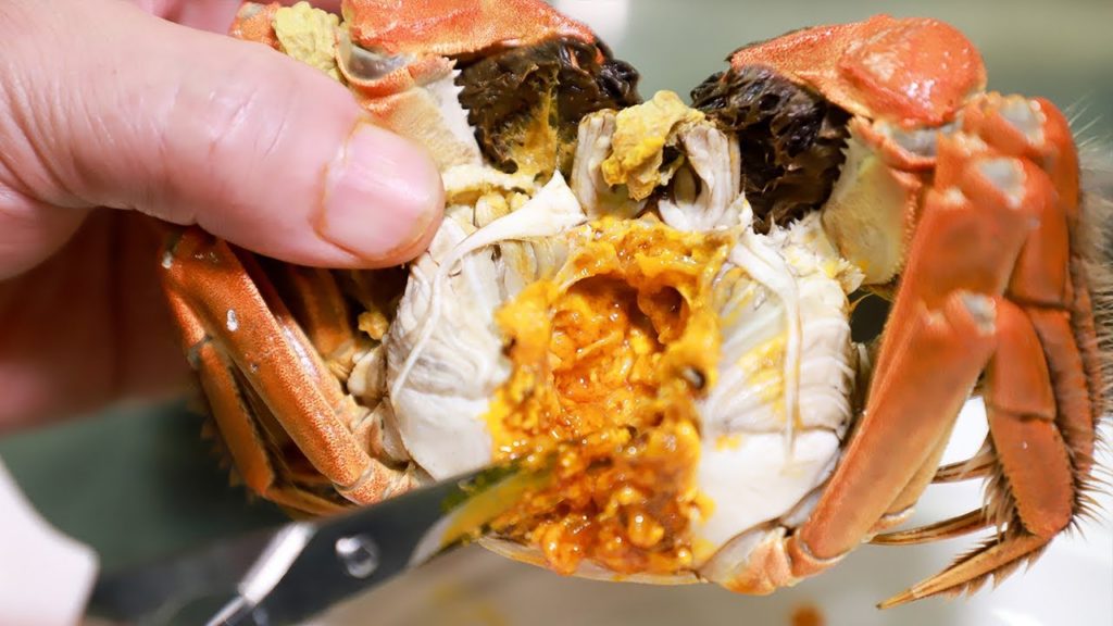 Eating ENTIRE KING CRAB For BREAKFAST! Seafood MORNING MARKET in Sapporo Japan Eating ENTIRE KING CRAB For BREAKFAST! Seafood MORNING MARKET in Sapporo Japan