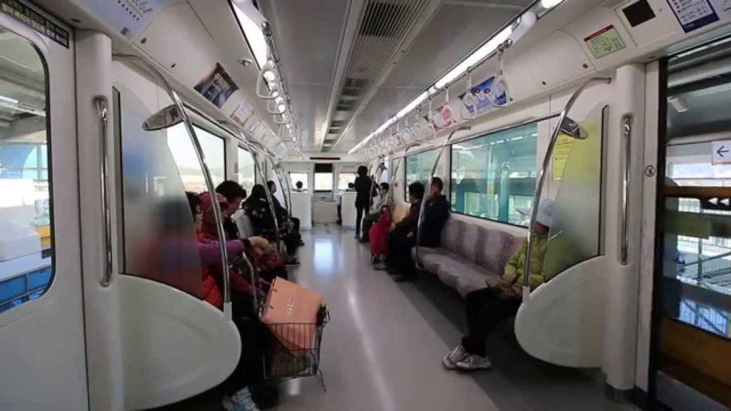 【韓国】 大邱都市鉄道3号線（モノレール） 車内風景　鶴亭～漆谷慶大病院　대구 도시철도 3호선 모노레일　Monorail, Daegu Metro Line 3　(2015.10)