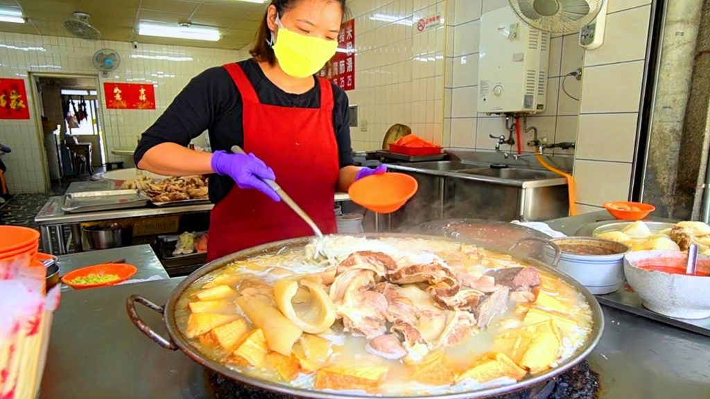 Taiwan Street Food – MOUNTAIN VILLAGE FEAST in Maokong!! TAIWANESE FOOD in Taipei Mountain Village Taiwan Street Food - MOUNTAIN VILLAGE FEAST in Maokong!! TAIWANESE FOOD in Taipei Mountain Village