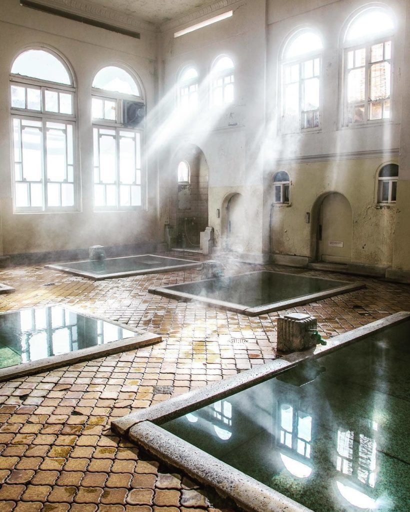 Visit Japan: Who else would fancy a soak here right now? Relaxing in an onsen is part of the… Who else would fancy a soak here right now? Relaxing in an onsen is part of the...