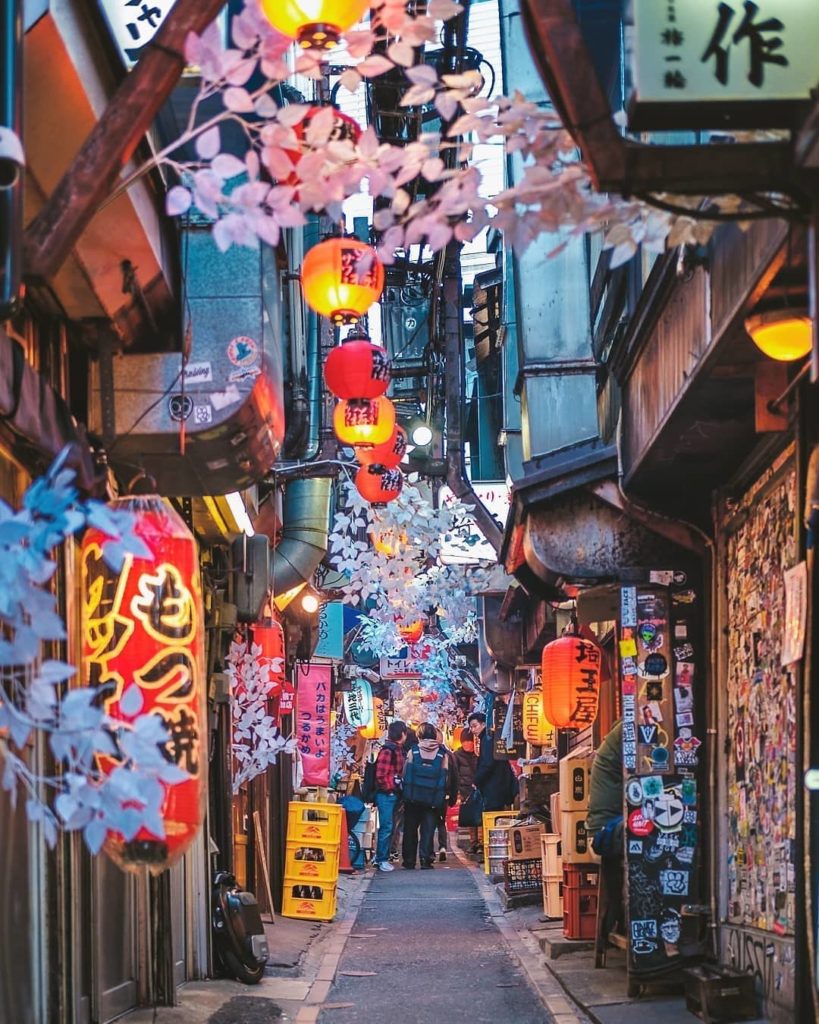 Visit Japan: Looking for an old Japan experience right in Tokyo? Tucked away near Shinjuku st… Looking for an old Japan experience right in Tokyo? Tucked away near Shinjuku st...