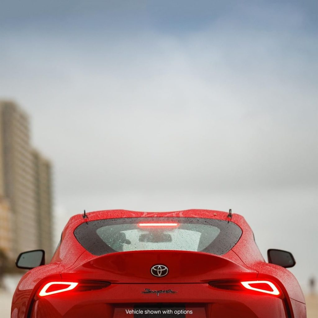 Curves for days. #Supra...