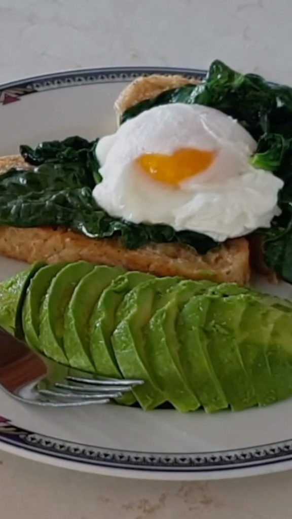 Start your day like a MotoGP star!  .
This healthy brunch dish - based on @maver...