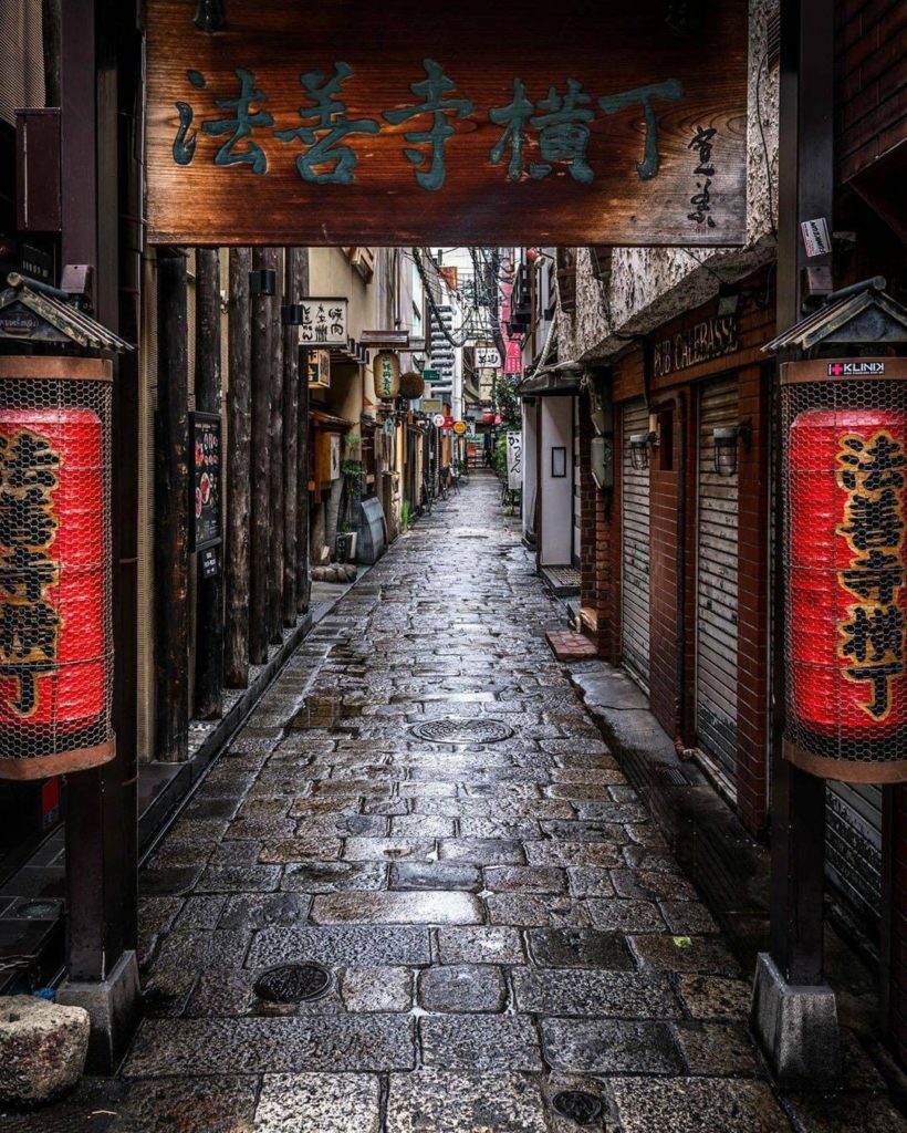 Japan Travel: Even the empty streets and closed shutters still have charm…
: @chasingmagella… Even the empty streets and closed shutters still have charm...
: @chasingmagella...