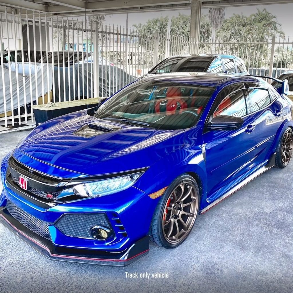 Go under the hood with Civic #TypeR TCR driver @victorgonz....