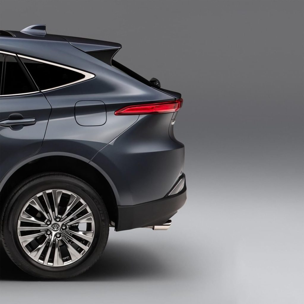 Crossovers, beware... the all-new, all-hybrid 2021 #Venza is raising the bar for...