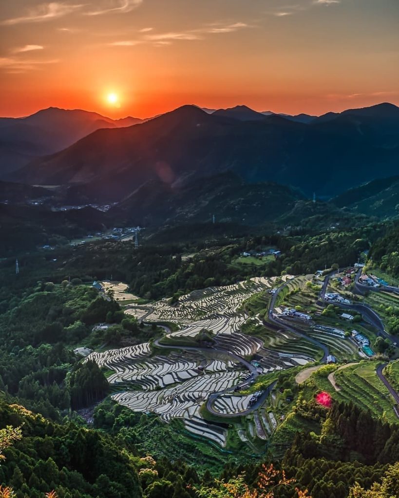Take a moment out of your day to travel to the Japanese countryside, with a vis...