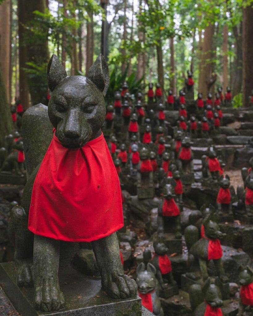 Visit Japan: Can you count them all? What makes Toyokawa Inari Temple in Aichi Prefecture so… Can you count them all? What makes Toyokawa Inari Temple in Aichi Prefecture so...