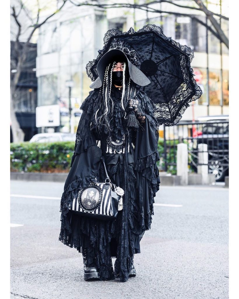 Na-San (@na_san0406) wearing a layered gothic style on the street in Harajuku. H...