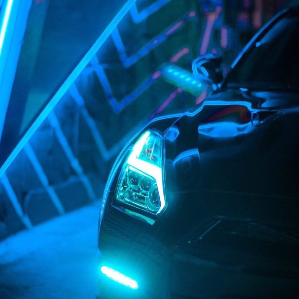 All eyes on #Nissan #GTR 
 @ladyzla_
 @geeeooohhh...