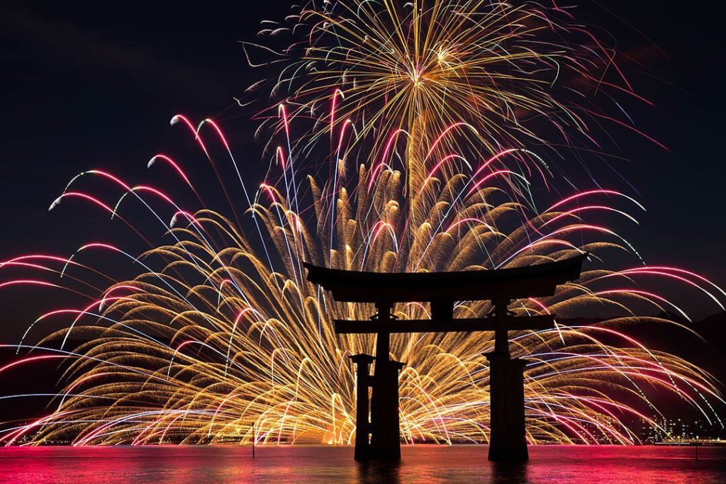 Visit Japan: The Miyajima Water Fireworks Festival is a stunning display of pyrotechnics set … The Miyajima Water Fireworks Festival is a stunning display of pyrotechnics set ...