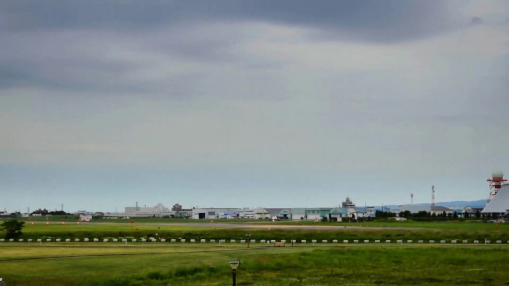 DJI Osmo Pocket【丘珠空港緑地を散歩】Walk around Okadama Airport green space where airplanes can be seen DJI Osmo Pocket【丘珠空港緑地を散歩】Walk around Okadama Airport green space where airplanes can be seen