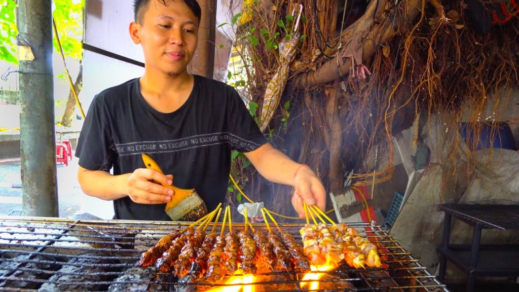 Indonesian Street Food  – CRAZY HALAL Street Food in Little Indonesia!! BEST MARTABAK + RENDANG! Indonesian Street Food  - CRAZY HALAL Street Food in Little Indonesia!! BEST MARTABAK + RENDANG!