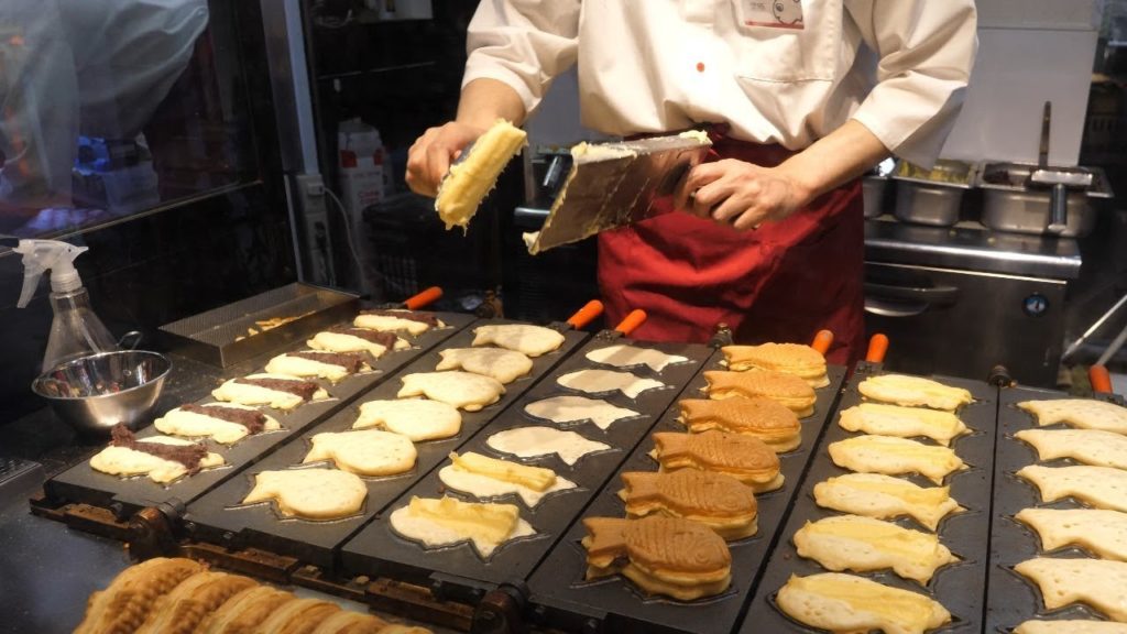 Japanese street food - TAIYAKI in Akihabara Tokyo