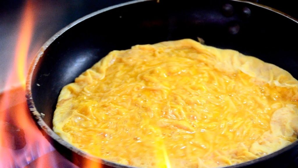 Tornado Omelette Rice, The most awesome Omurice - Japanese Street Food