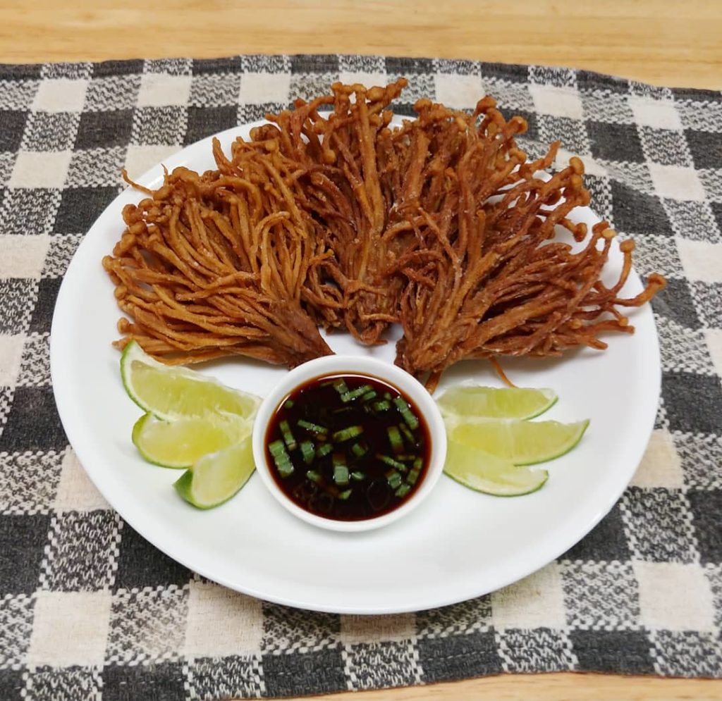 Fried Enoki Mushrooms!! So crispy!!