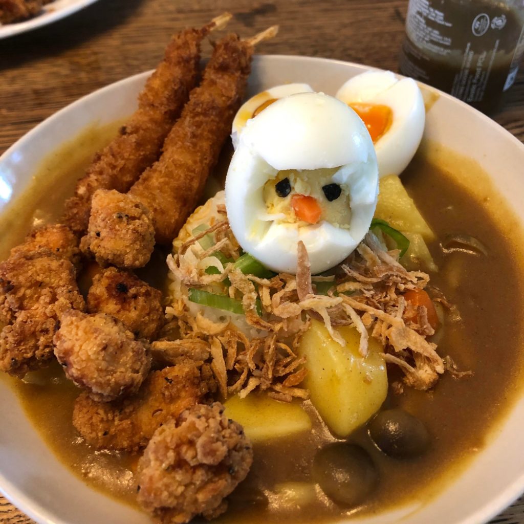 I made Japanese curry rice with popcorn chicken and prawn tempura! 🐣