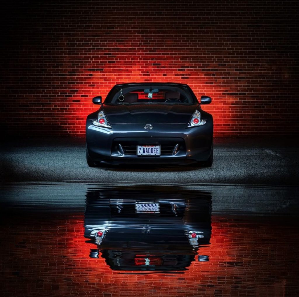 That pop of red. #Nissan #Nissan370Z #TueZday  @flim_z34...