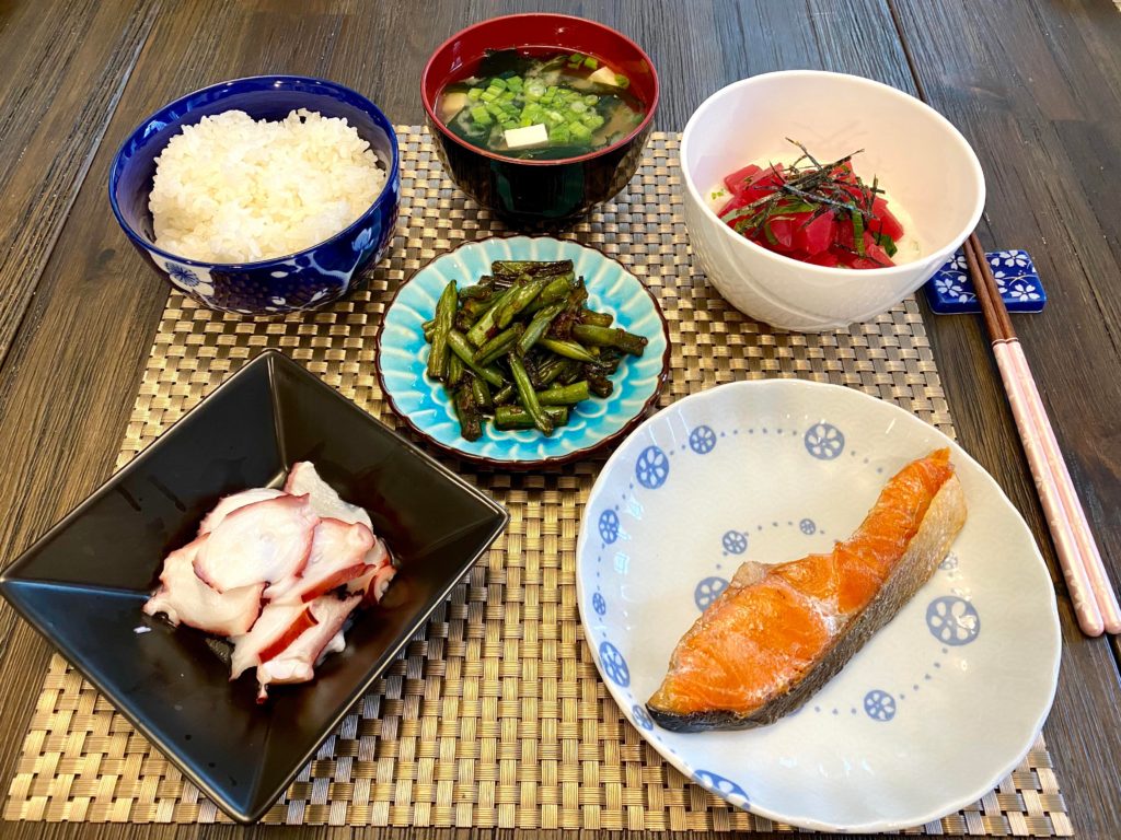 Salmon shioyaki, green beans, maguro yamakake, and tako.