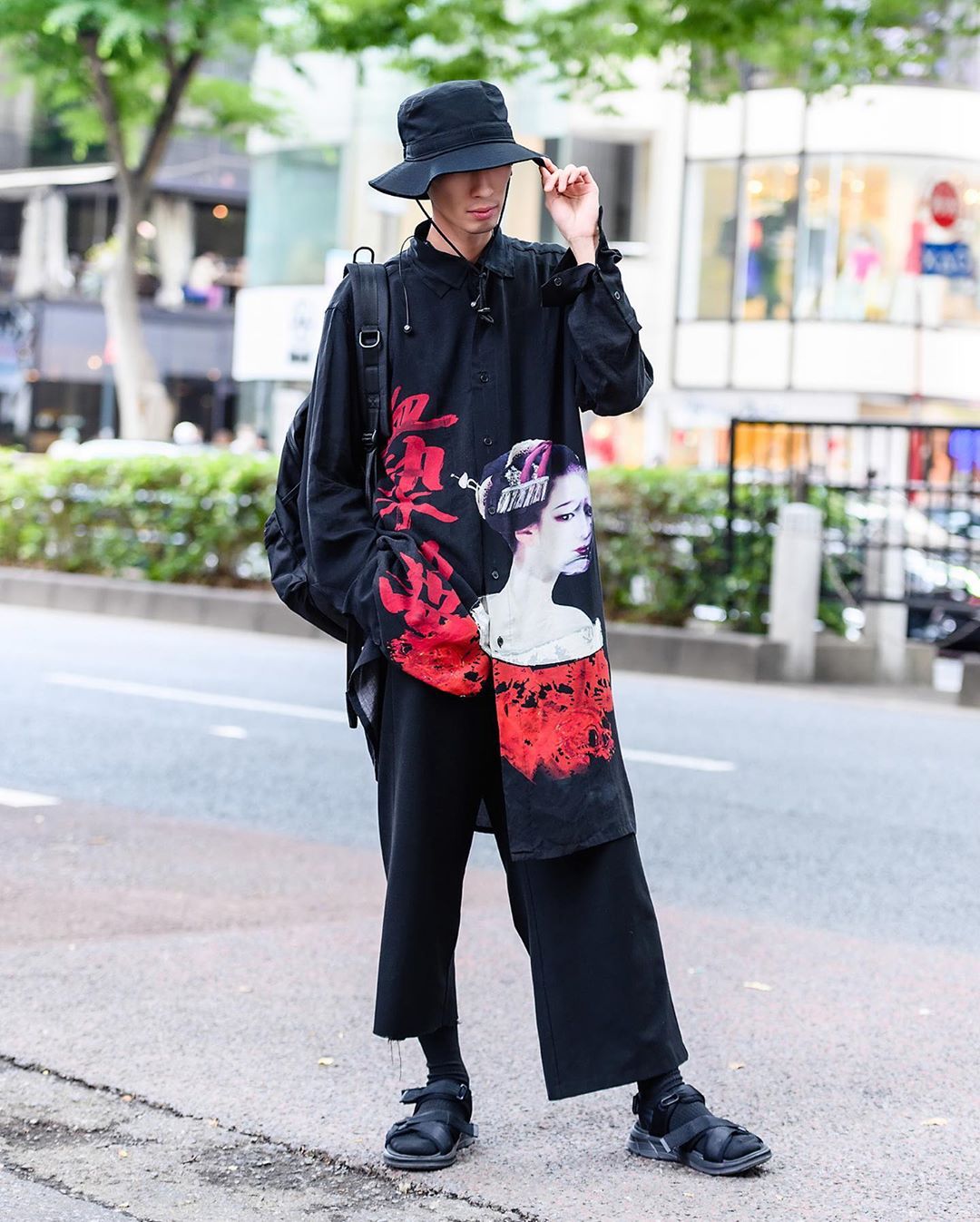 Tokyo Fashion: Self-employed Kei (@actsunburst) on the street in ...