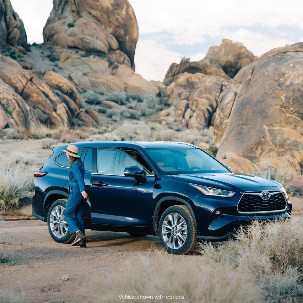 #Highlander #Hybrid brings friends closer, and takes adventures further.  #LetsG...