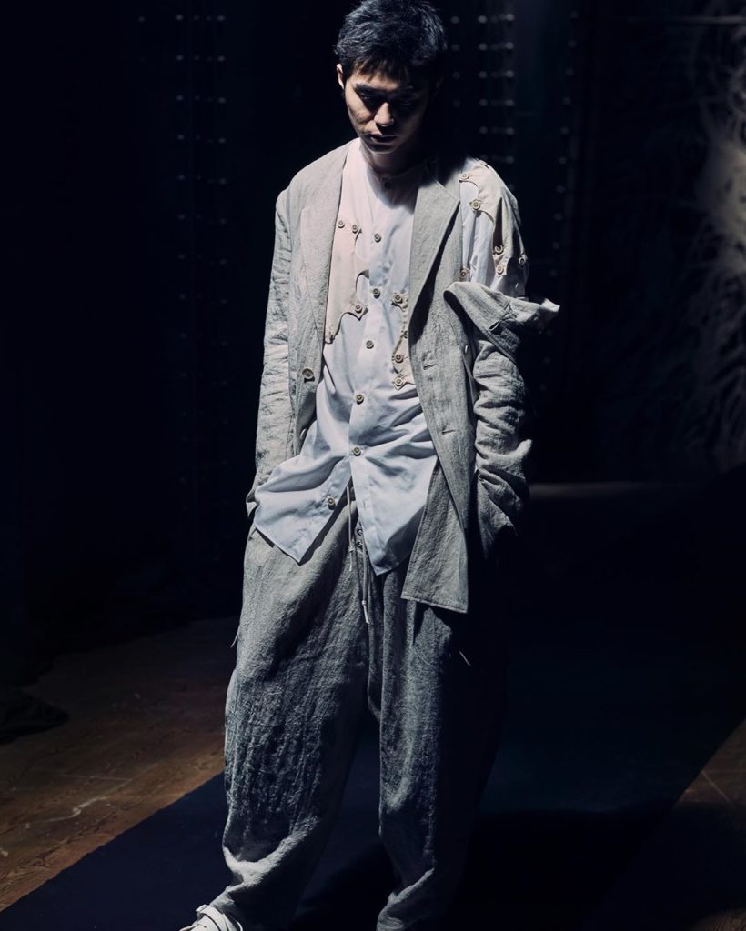 Yohji Yamamoto pour Homme Spring/Summer 2021 

Photo by @takayofficial 

#YohjiY...