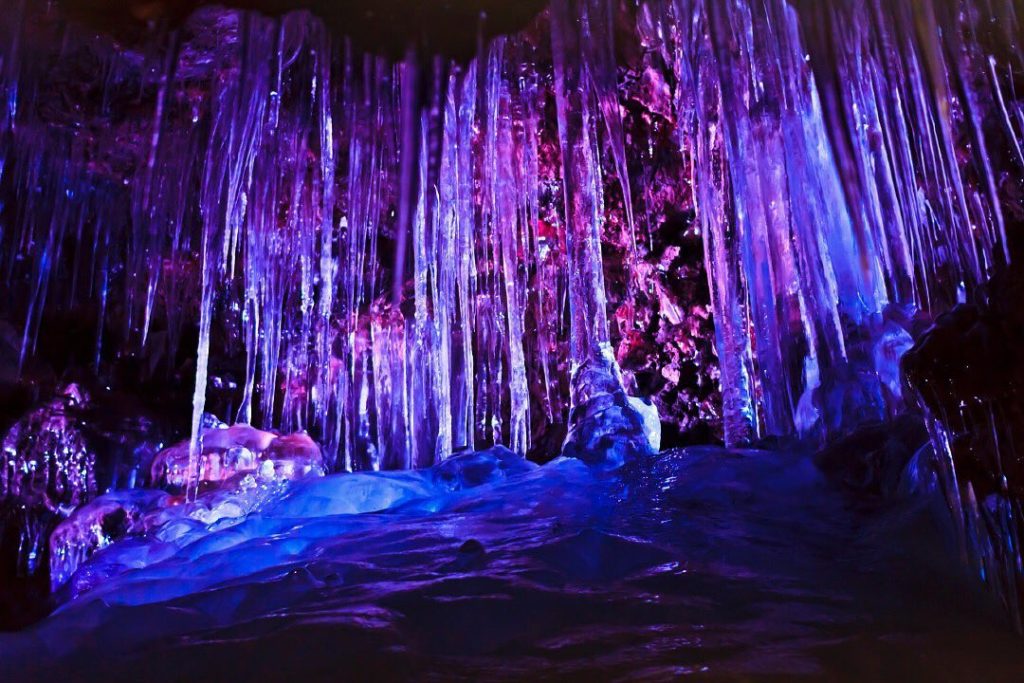 Visit Japan: The Narusawa Ice Cave in Yamanashi is one of two popular lava formed caves at th… The Narusawa Ice Cave in Yamanashi is one of two popular lava formed caves at th...