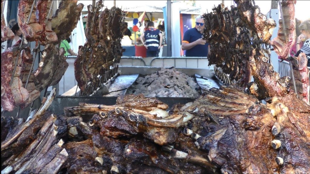 Italy Street Food. Tons of Ribs, Fried Seafood and more Great Food from the World