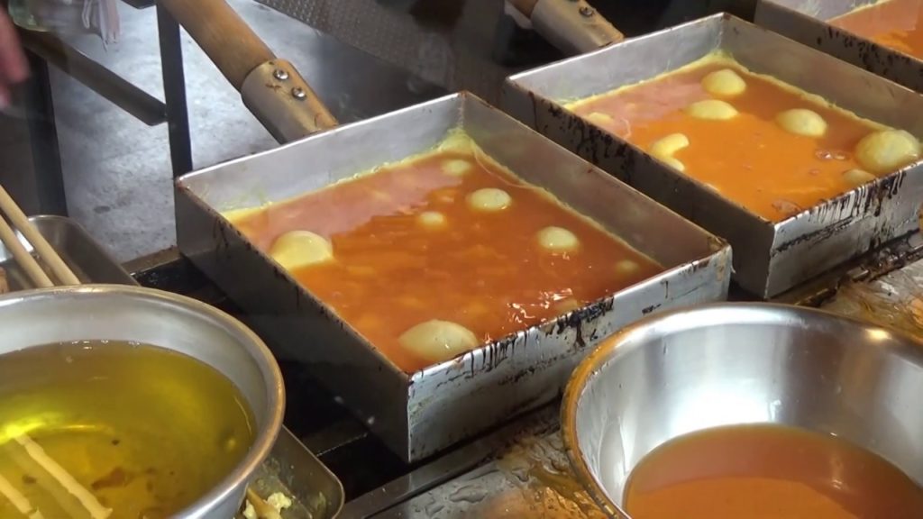 2019 Street food Japan, Tamagoyaki, Egg Roll,  Tsukiji Tokyo, 玉子焼, だし巻玉子