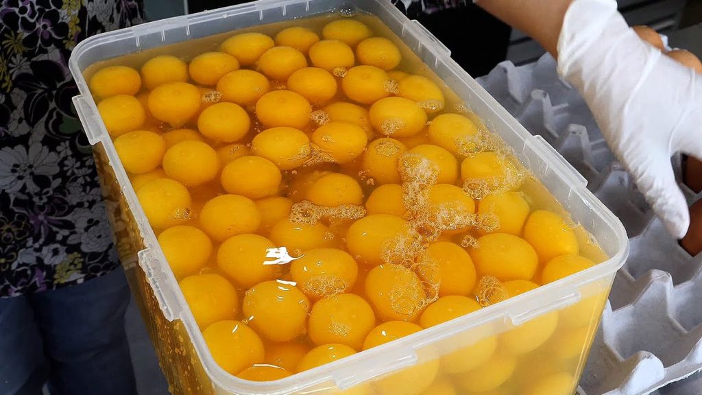 whipping cream giant cake making / korean street food whipping cream giant cake making / korean street food