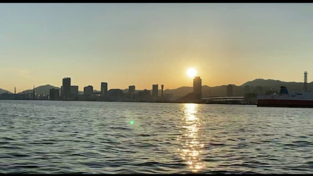 神戸の夕暮れ〜神戸大橋からの景色