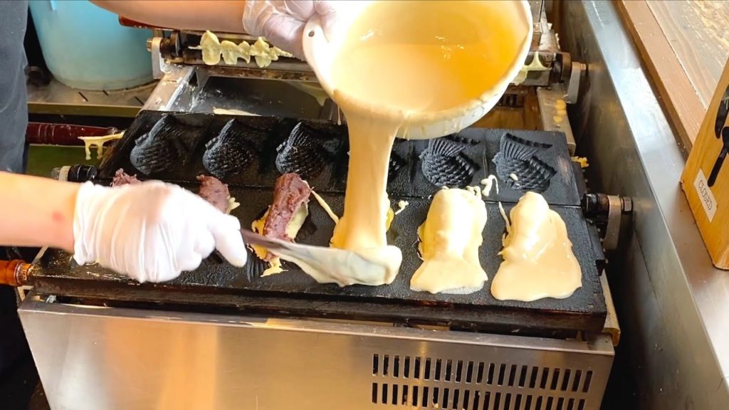 Japanese Street Food 2020 - Taiyaki with wings - at Tsukiji Fish Market