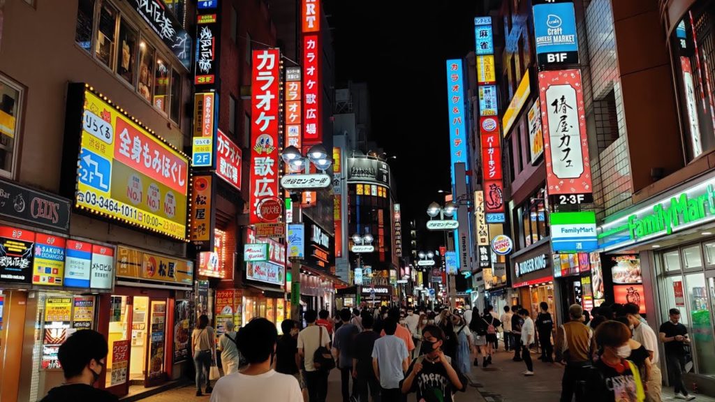 4K Tokyo Walk - Shibuya on a Saturday Night - 渋谷 - Summer 2020