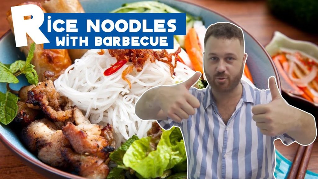 Saigon Street Food Vietnam | Best Street Food in Saigon ! Saigon Travel | Rice Noodles with Barbecue