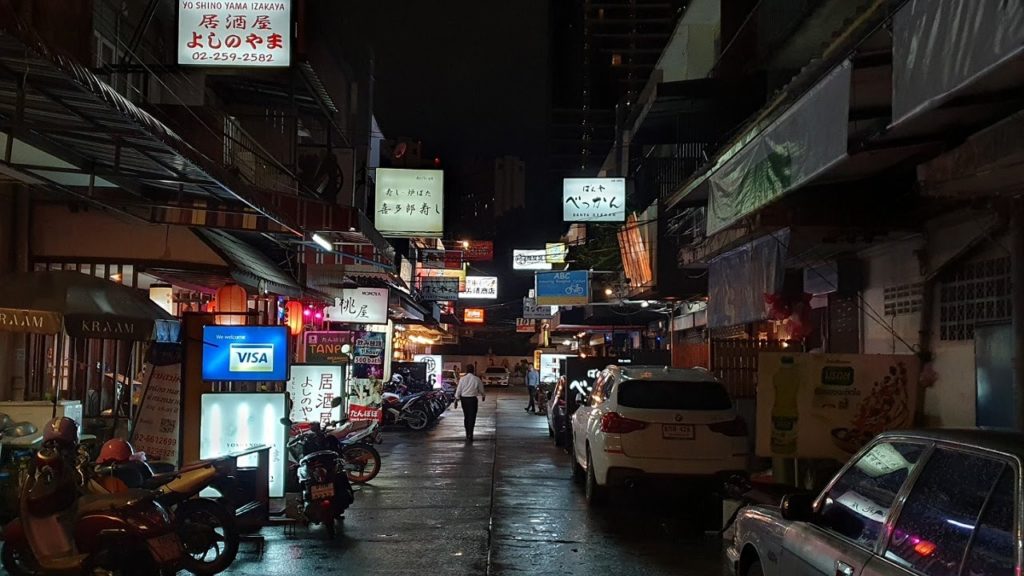 [4K] Bangkok Walking Tour | Sukhumvit Soi 26 (Japanese Karaoke Street)