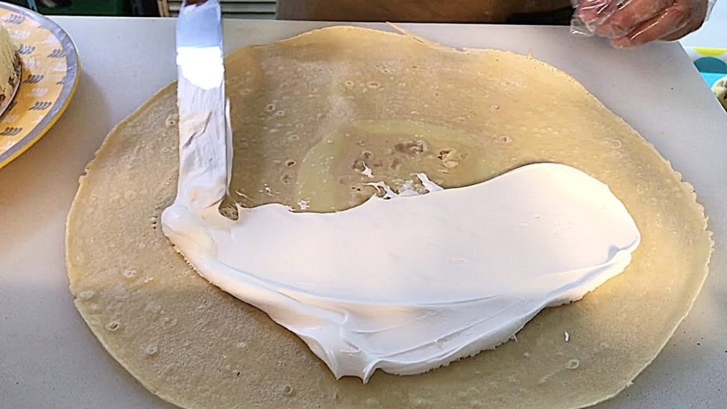 고대생에게 유명한 고대 달콤 크레페 - 고급진 수제 생크림 - 안암 디저트 맛집 / Crepe with whipping cream - Korean street food
