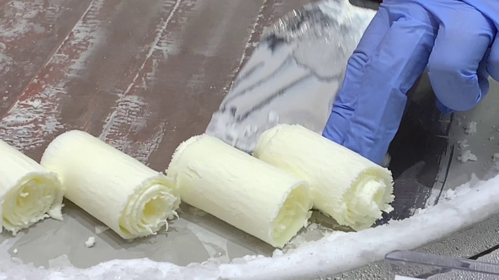 沖縄の石田純一の冷麺屋とアイスクリーム