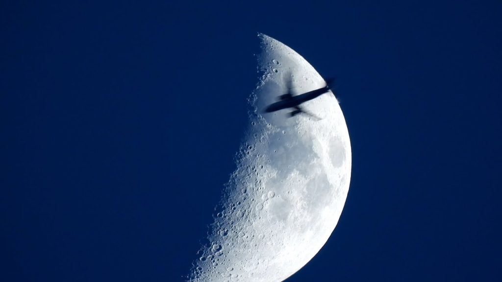 Airbus A320 moon crossing over Skiathos Airbus A320 moon crossing over Skiathos