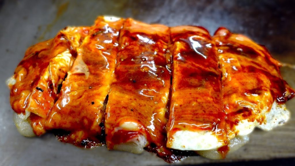 Japanese Street Food - TONPEI-YAKI okonomiyaki pig pancake HONTONPEI Osaka Japan
